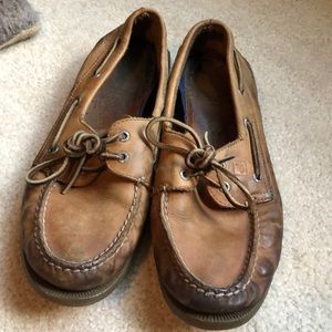 Tan Sperrys